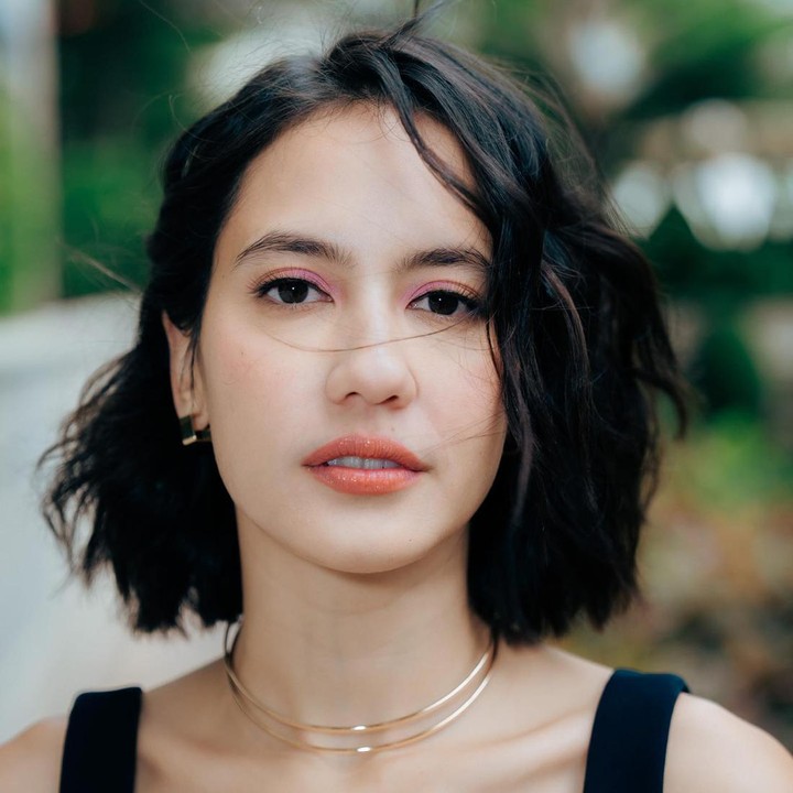 <p>Banyak orang terlihat memesona dengan gaya rambut pendek. Salah satu yang sukses tampil kece dengan gaya tersebut adalah Pevita Pearce. Ia tampil <em>stunning</em> dengan potongan rambut pendek bergaya bob. (Foto: Instagram @pevpearce)</p>
