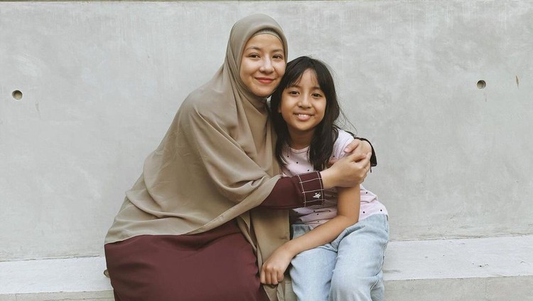 Potret Megumi Putri Natasha Rizky