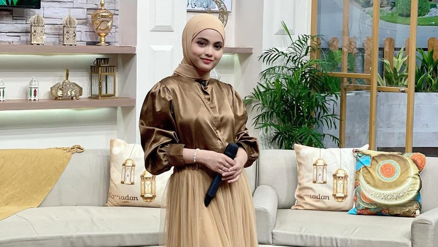 Putri Isnari DA