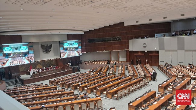 Rapat Paripurna terakhir periode DPR 2019-2024 memutuskan dua RUU bakal dilanjut pembahasannya di periode baru ialah 2024-2029 alias carry over.