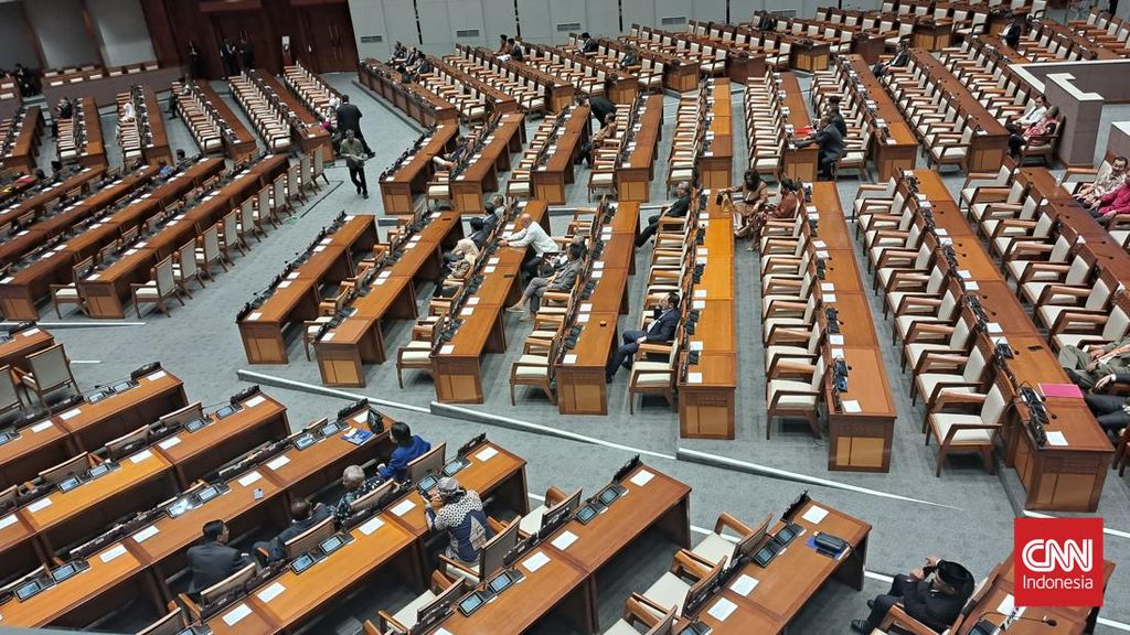 PDIP Heran WFH Pilih Hari Jumat, PKB Wanti-wanti ASN Jalan-jalan