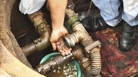 FOTO: Tersangka Pertalite Campur Air 'Orang Dalam' SPBU Bekasi