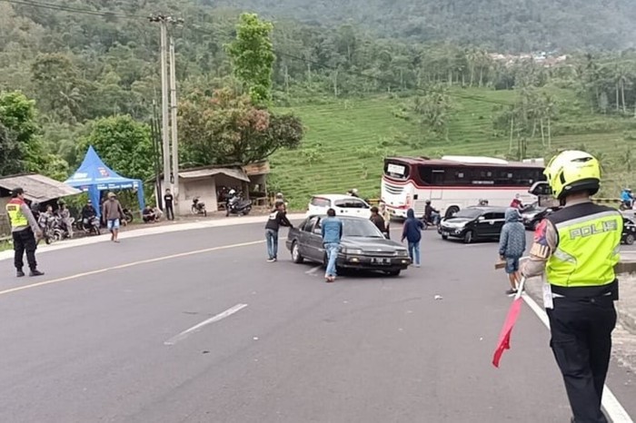 8 Jalanan yang Terkenal Paling Ekstrem di Indonesia