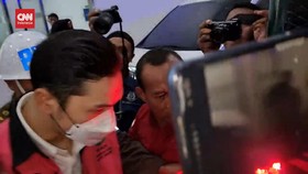 VIDEO:Penampakan Harvey Moeis Suami Sandra Dewi Saat Ditahan Kejagung