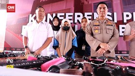 VIDEO: Kasus IRT Simpan Senpi Ilegal, Polisi: HSL Sempat Jual Senjata