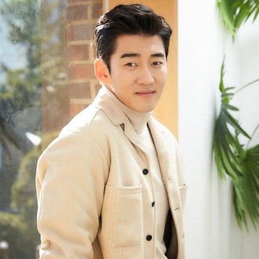 Yoon Kye Sang Siap Jadi Pelatih Rugby di Drama Baru