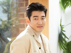 Yoon Kye Sang Siap Jadi Pelatih Rugby di Drama Baru
