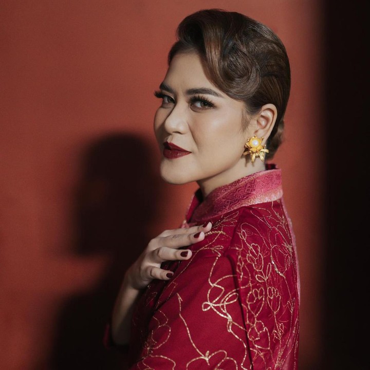 <p>Pada awal 2024, Kahiyang Ayu mengejutkan publik dengan penampilannya yang langsing. Ternyata, Bunda dua anak ini berhasil menurunkan berat badan hingga 30 kilogram. (Foto: Instagram @ayanggkahiyang)</p>