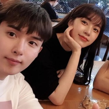 Penampilan Ryeowook SuJu dan Ari usai Menikah, Pancarkan Aura Pengantin Baru