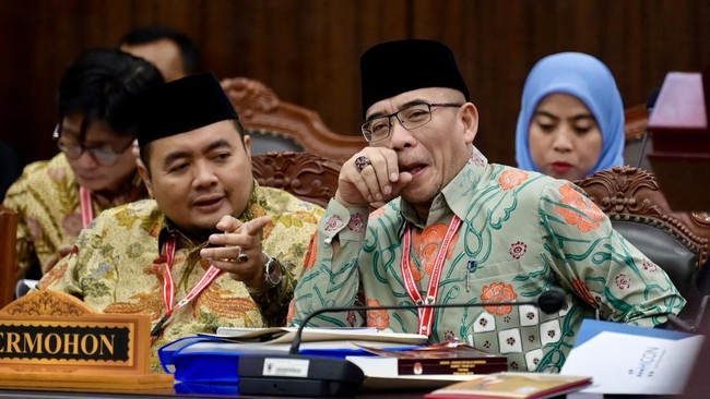 Istana Kepresidenan merespons Ketua KPU Hasyim Asy'ari yang dipecat terkait kasus asusila usai sidang DKPP.