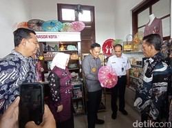Gerai Produk UMKM Khas Tasikmalaya Siap Sambut Pemudik di Stasiun KA