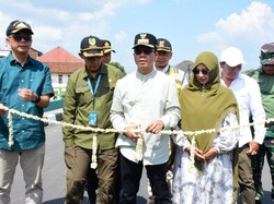 Resmikan Jembatan Cikeruh, Bupati Bandung: Ini Impian Masyarakat Tegalluar
