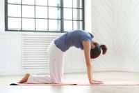 4 Gerakan Yoga Untuk Meredakan Nyeri Haid, Yuk Ikuti!