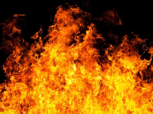 Pria Siram Bensin dan Bakar Kereta Bawah Tanah di Seoul