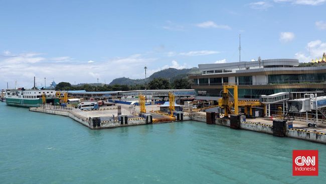 Pelabuhan ini merupakan bagian dari proyek yang bertujuan mengintegrasikan layanan penyeberangan dengan kawasan wisata waterfront, Bakauheni Harbour City(BHC).