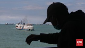 Tim SAR Evakuasi Penumpang Kapal Kandas di Perairan Bakauheni