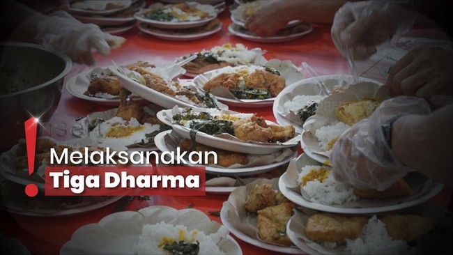 Indahnya Toleransi Beragama, Umat Konghucu Berbagi Takjil di Bulan Ramadan