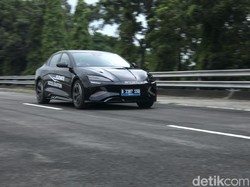 Mobil Listrik Bebas PPnBM Tahun 2025, Ini Aturannya