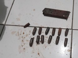 Kagetnya Ade Temukan Kresek Berisi Granat dan Peluru di Kolam Ikan