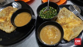 Martabak HAR, Sensasi Bumbu Rahasia Kuah Kari Bercampur Irisan Cabai