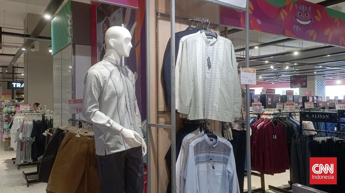 Aneka Busana Pria Mulai Rp100 Ribuan di Transmart Full Day Sale