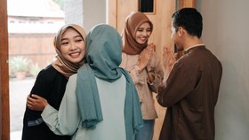 Sering Salah, Apa Beda Silaturahmi dan Silaturahim?