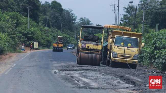 PU mencoret program pemeliharaan rutin jalan 47.603 km, jembatan 563.402 meter, serta padat karya 24.600 orang usai anggaran dipangas Prabowo.