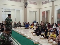 Kodim Bogor Buka Puasa Bareng Warga yang Terdampak Kebakaran Gudang Munisi