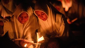 FOTO: Mencari Cahaya Lailatul Qadar di 10 Hari Terakhir Ramadhan