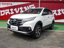 Toyota Rush Cuma Disegerin Tipis-tipis, Kenapa Masih Laku?