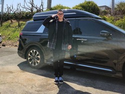 Penampilan Terbaru Kim Min Kyu Saat Daftar Wajib Militer