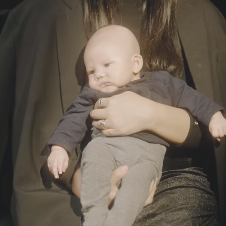 <p>Angel melahirkan anak pertamanya yang berjenis kelamin laki-laki pada 26 Desember 2023. Sang putra pun diberi nama Caspar Arsyanendra Wisesa. (Foto: Instagram: @angelpieters)</p>