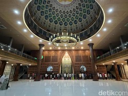 Mewahnya Masjid Darussalam Mojokerto Berusia 131 Tahun, 1 Pilar Rp 600 Juta