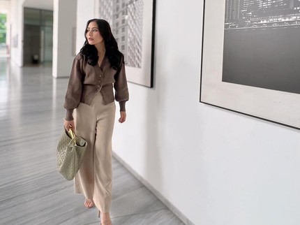 5 Potret Outfit Office Look Prilly Latuconsina, Tampil Stylish ke Kantor Usai Lebaran