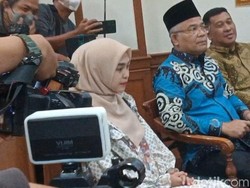 Canda Tawa Teuku Ryan dan Ria Ricis di Ruang Sidang