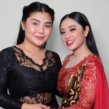 Rosa Meldianti Melahirkan, Dewi Perssik: Cucuku yang ke 3 Lahir