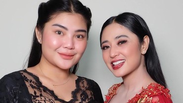 img-title Rosa Meldianti Melahirkan, Dewi Perssik: Cucuku yang ke 3 Lahir