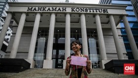 Ayu Utami dan Seratusan Seniman Kirim Amicus Curiae ke MK