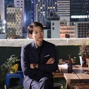 Bikin Heboh, Simak Potret Menawan Song Joong Ki Saat Jadi Cameo di Drakor Queen of Tears