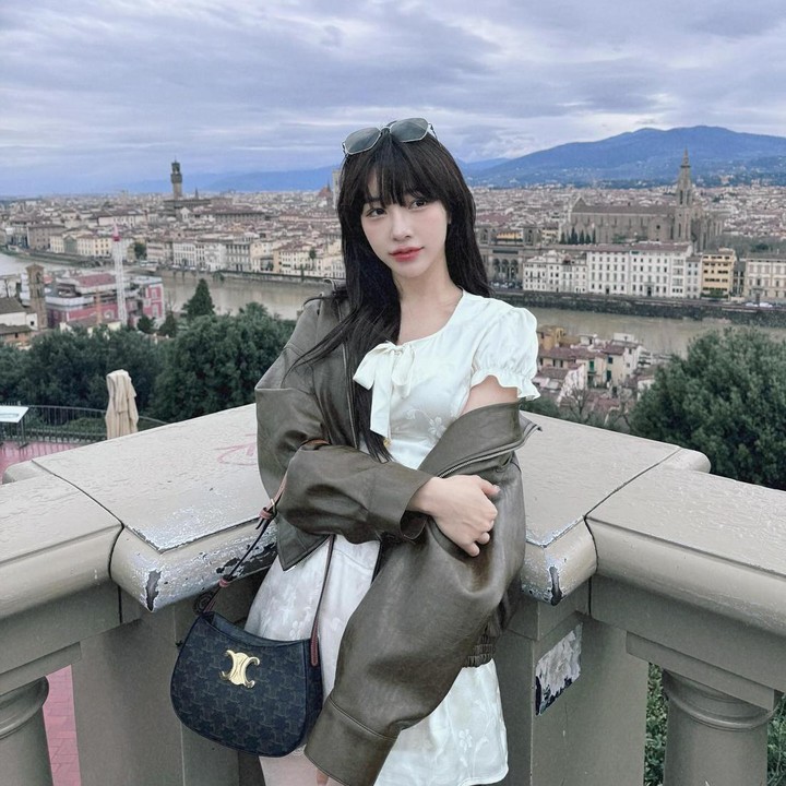 <p>Seperti figur publik pada umumnya, Ari juga termasuk sosok yang terbuka dan kerap membagikan potret kesehariannya di Instagram pribadi. (Foto: Instagram @ari_sun0)</p>