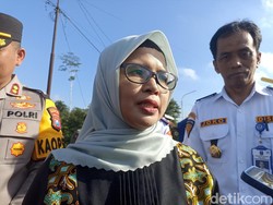 Siap Maju di Pilbup Blitar 2024, Mak Rini: Wis Toh Cah, Gampang