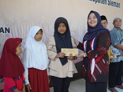 Peringati HUT Ke-108 Sleman, Pemkab Beri Bantuan ke Warga Kurang Mampu