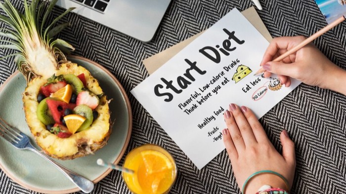 5 Cara Diet Mudah Setelah Kalap Makan Saat Cheating Day, Jaga Berat Badan Ideal!