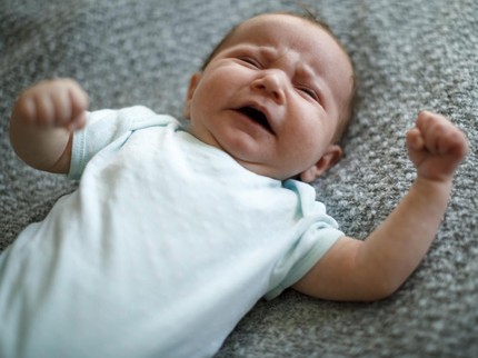 Mengenal Grunting Baby Syndrome, Kondisi Bayi Mengerang saat BAB atau Tidur