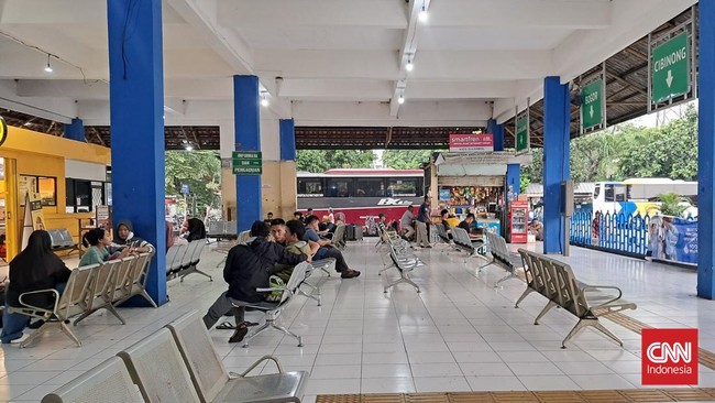 Jumlah pemudik yang berangkat dari Terminal Kampung Rambutan masih dalam kondisi normal pada H-8 Lebaran 2024.