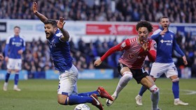 Klub Elkan Baggott Semakin Dekat Promosi ke Premier League