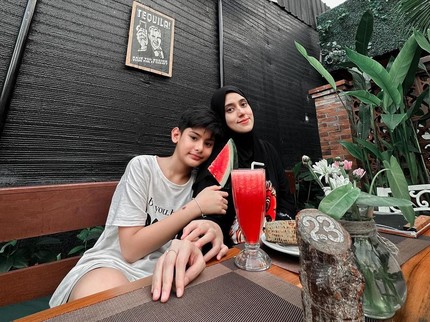 7 Potret King Faaz yang Baru Nambah Hafalan Al-Qur'an Juz 29 dan 30