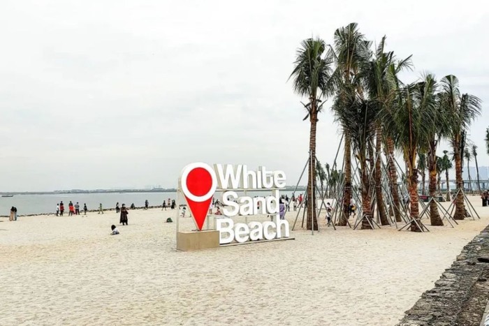 8 Rekomendasi Wisata Pantai Dekat Jakarta, yang Bisa Dikunjungi Bersama ...