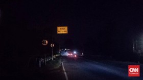 Pemudik Waspada! Jalan Lintas Sumatera di Lampung Gelap, Lampu Mati