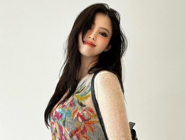 img-title Han So Hee Dituding Bohong soal Diterima Kuliah di Universitas Prancis
